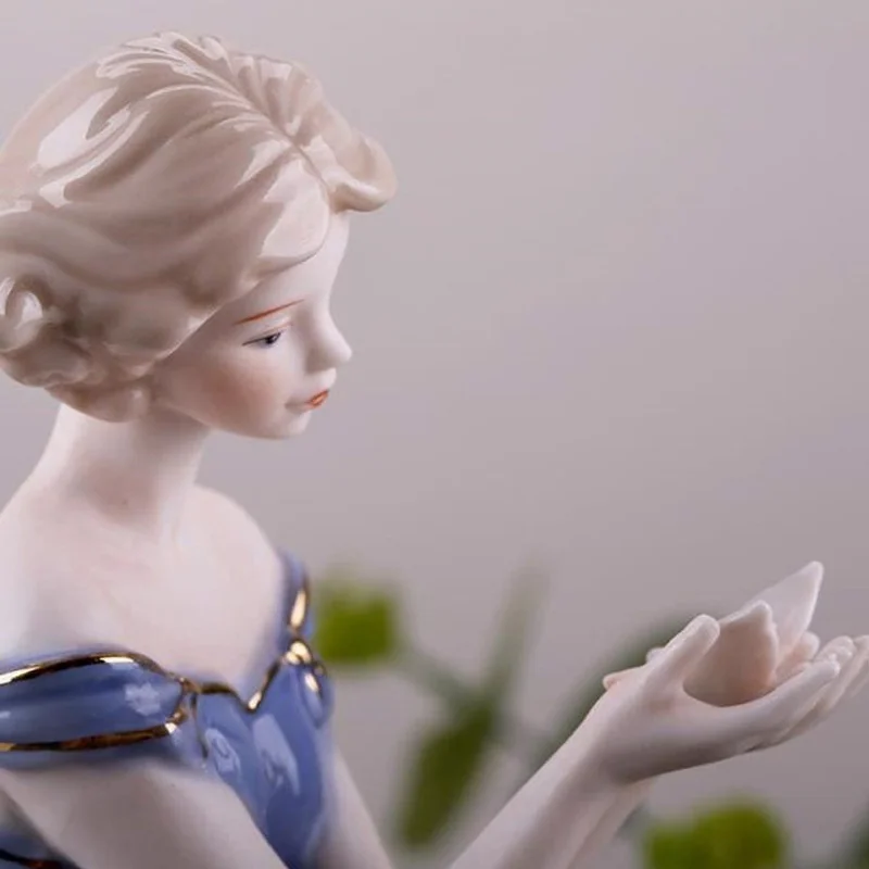 Europe Ceramic Beauty Figurine - Nutcracker Figurine ulasan dan harga